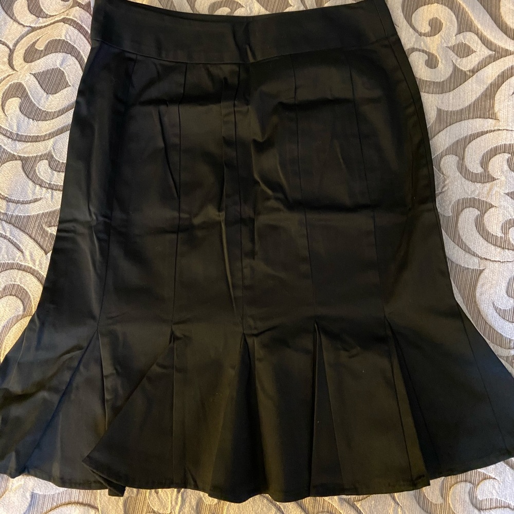 Very cute black skirt